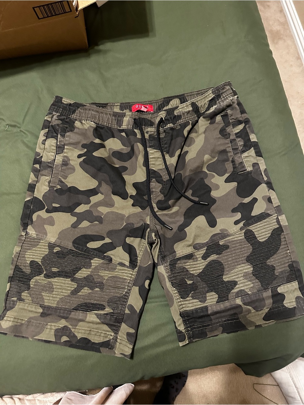 Guess Men's Camouflage in Olive and Black